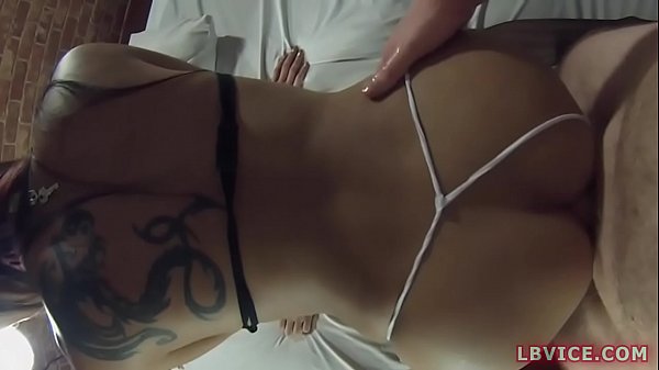 Tranny Linzy Sucky-sucky n Sans a condom