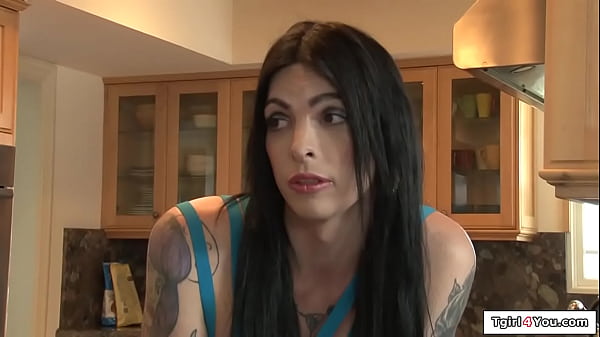 Tattooed trans Chelsea Marie buttfuck fucks bf